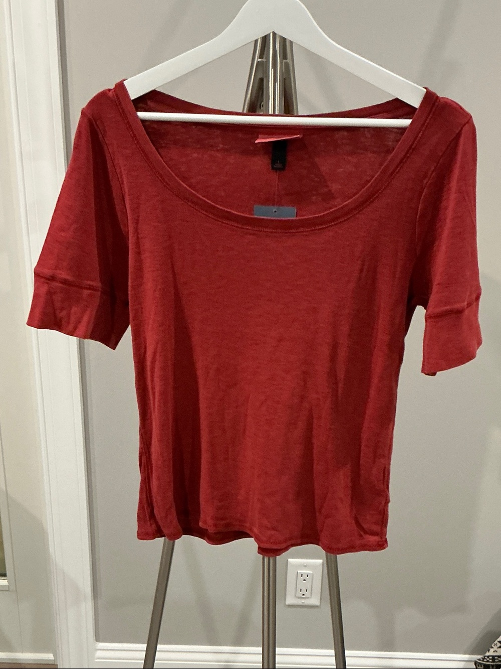 Women's Scoop Neck Rust Short Sleeve Tee